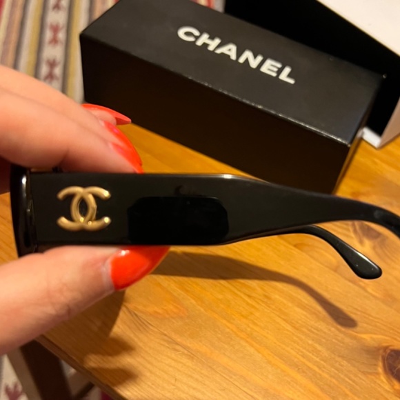 Vintage Chanel Sunglasses 01948 94305 certified Black Round Lunettes Sunglasses